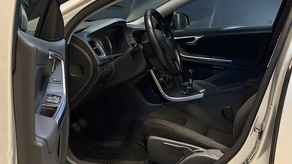 Volvo V60 11 of 22