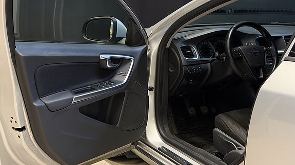 Volvo V60 10 of 22