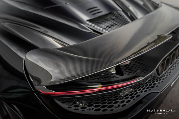 McLaren 765LT 27 of 29