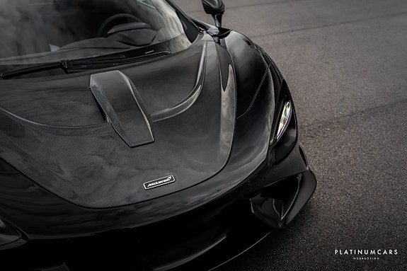 McLaren 765LT 21 of 29