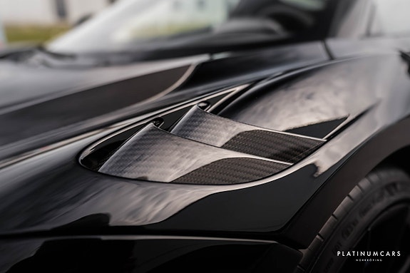 McLaren 765LT 22 of 29