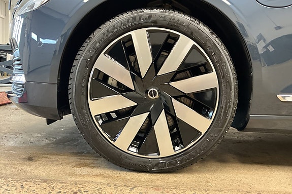 Volvo V90 17 of 30