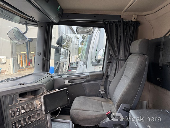 Kranväxlare Scania G400LB8X4*4HNA med HIAB kran 20 of 27