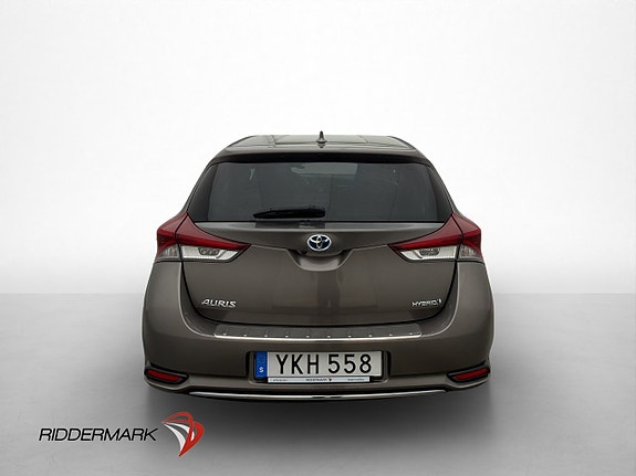 Toyota Auris 7 of 30