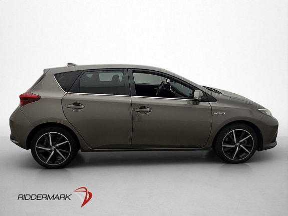 Toyota Auris 9 of 30