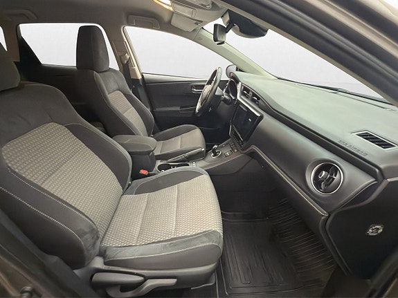 Toyota Auris 25 of 30