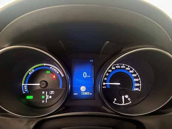 Toyota Auris 17 of 30