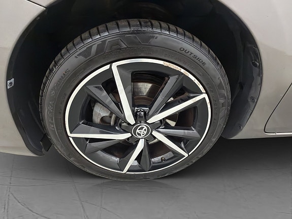 Toyota Auris 29 of 30