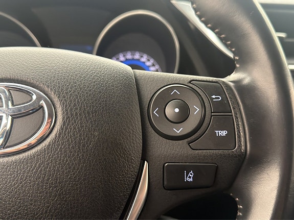 Toyota Auris 18 of 30