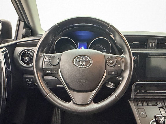 Toyota Auris 13 of 30
