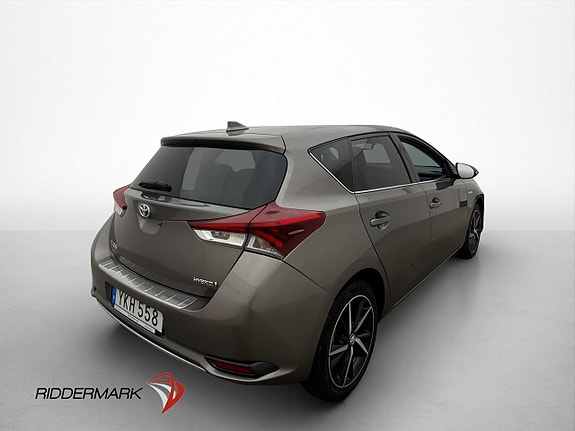 Toyota Auris 8 of 30