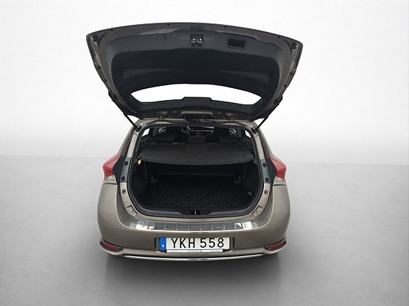 Toyota Auris 28 of 30