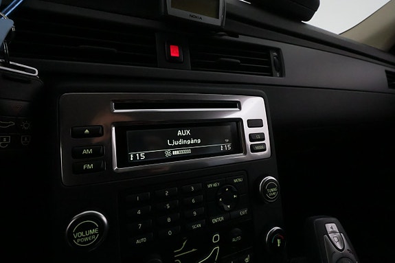 Volvo XC70 23 of 26