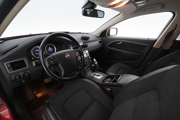 Volvo XC70 12 of 26