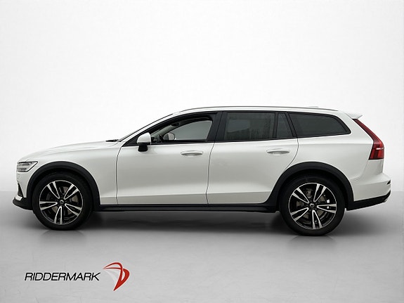 Volvo V60 Cross Country 4 of 30