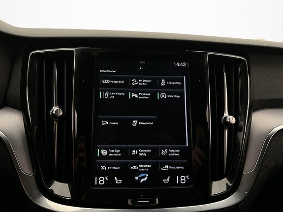 Volvo V60 Cross Country 18 of 30