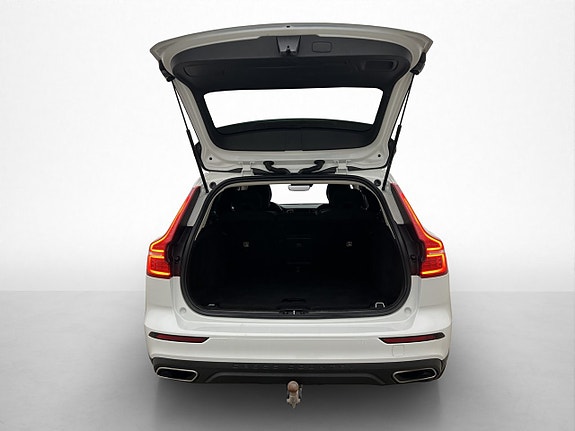 Volvo V60 Cross Country 10 of 30