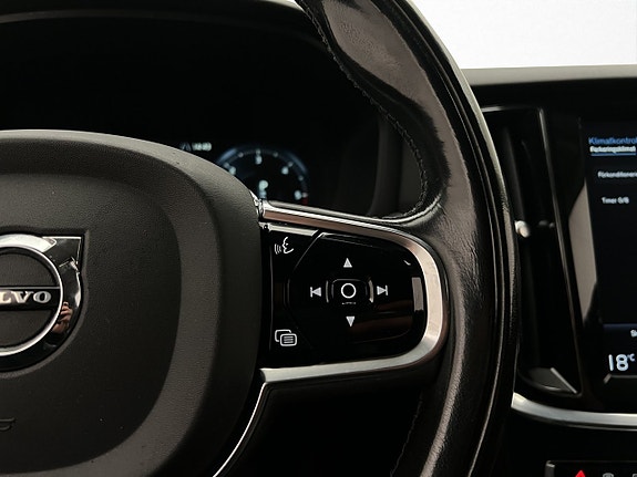 Volvo V60 Cross Country 15 of 30