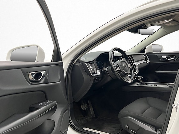 Volvo V60 Cross Country 11 of 30