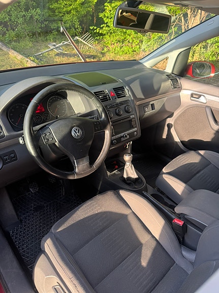 Volkswagen Touran 5 of 6