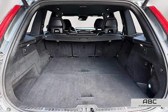 Volvo XC90 11 of 29