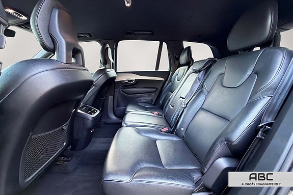 Volvo XC90 10 of 29