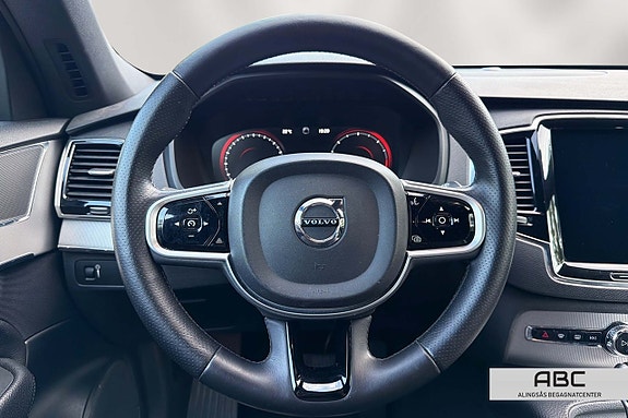 Volvo XC90 16 of 29