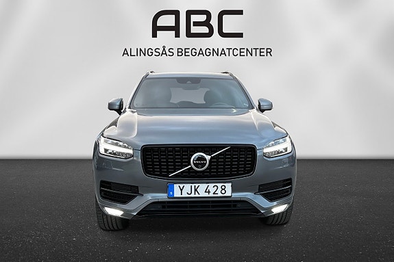 Volvo XC90 3 of 29