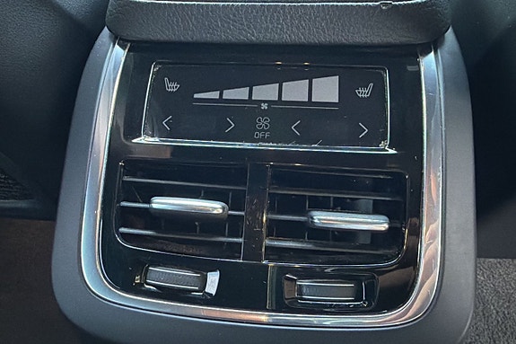 Volvo XC90 29 of 29