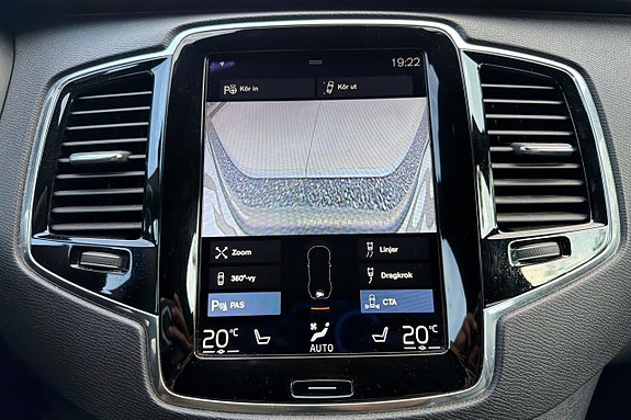 Volvo XC90 21 of 29