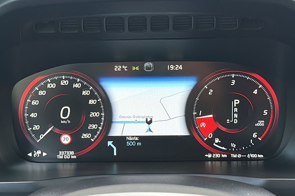 Volvo XC90 26 of 29