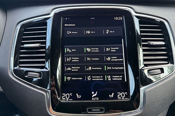 Volvo XC90 23 of 29