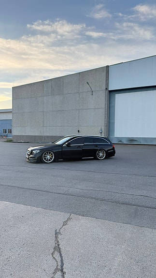 Mercedes-Benz E220 5 of 5