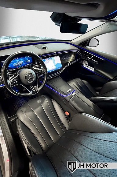 Mercedes-Benz E300 de 11 of 23