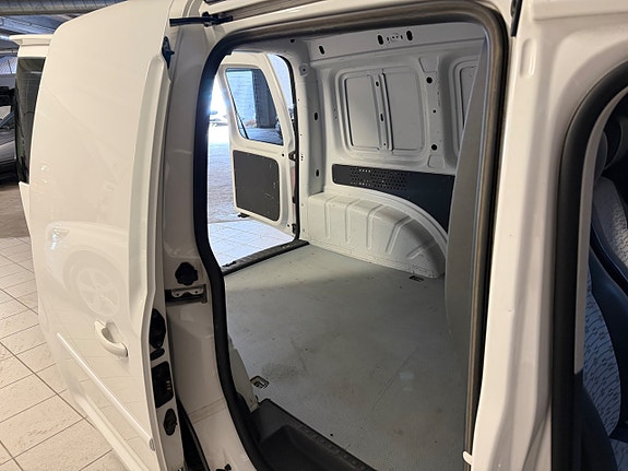 Volkswagen Caddy 16 of 26