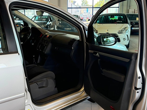 Volkswagen Touran 5 of 10