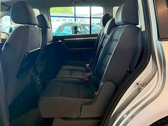 Volkswagen Touran 8 of 10