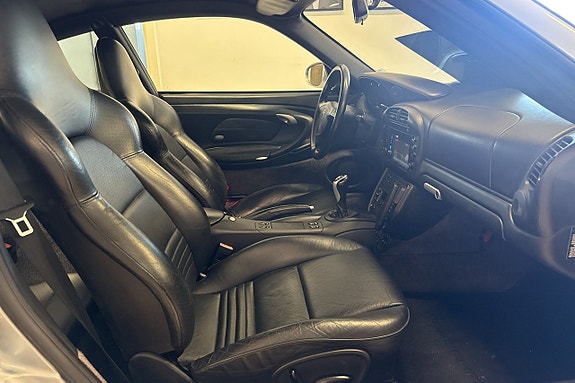Porsche 911 Carrera 15 of 22