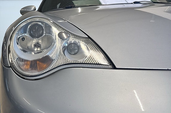 Porsche 911 Carrera 10 of 22