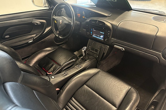 Porsche 911 Carrera 16 of 22