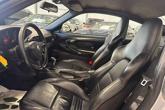 Porsche 911 Carrera 13 of 22