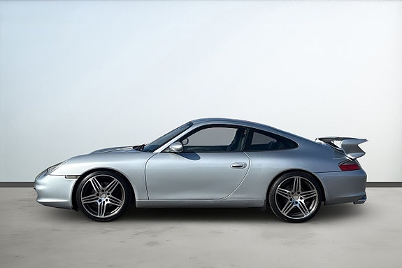 Porsche 911 Carrera 2 of 22