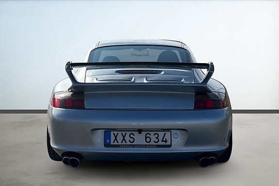 Porsche 911 Carrera 4 of 22