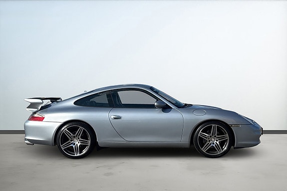 Porsche 911 Carrera 6 of 22