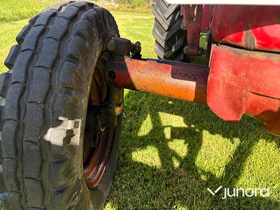 Traktor med frontlastare - Volvo BM, 400 Buster 24 of 30