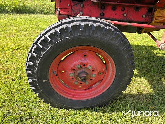 Traktor med frontlastare - Volvo BM, 400 Buster 21 of 30