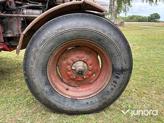 Traktor - Massey Ferguson, 135 Special 8-VX 19 of 30