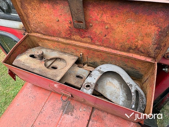 Traktor - Massey Ferguson, 135 Special 8-VX 30 of 30