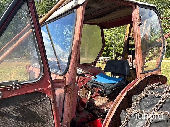 Traktor med skogsvagn - International, IH 434 24 of 30