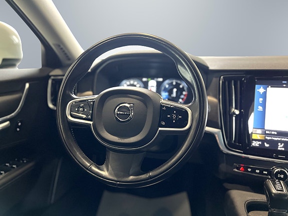 Volvo V90 Cross Country 8 of 11